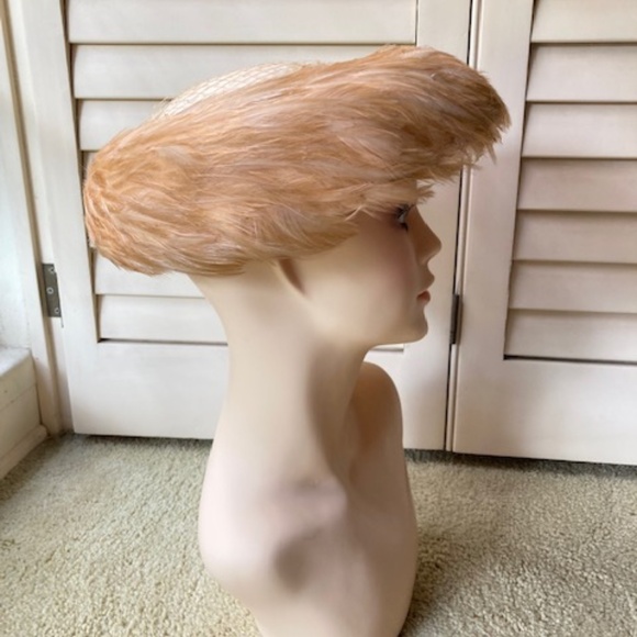1950's Feather Hat With Net Crown - Picture 9 of 11